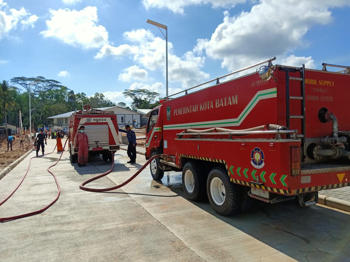 GIAT DAMKAR HARI INI PEMYEMPROTAN DAN PEMBERSIHAN JALAN LOKASI EX CAMP ...